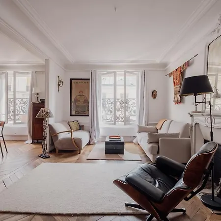 Veeve - Mid-century Mystique Paris