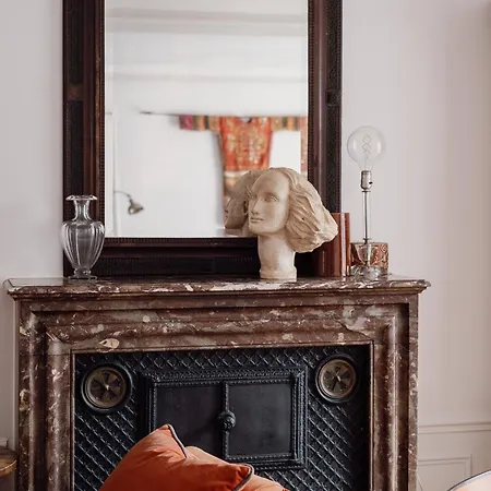 Veeve - Mid-century Mystique Paris