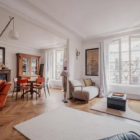 Veeve - Mid-century Mystique