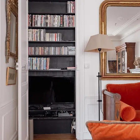 Veeve - Mid-century Mystique Paris