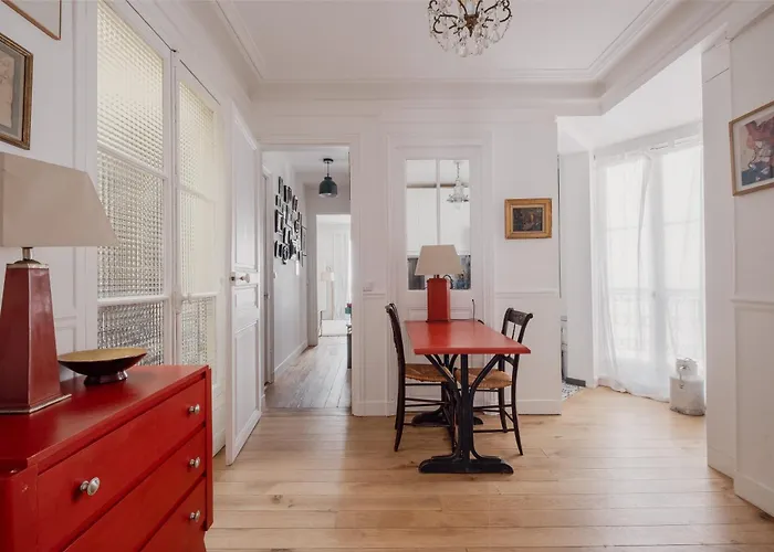 Daire Veeve - Mid-century Mystique Paris
